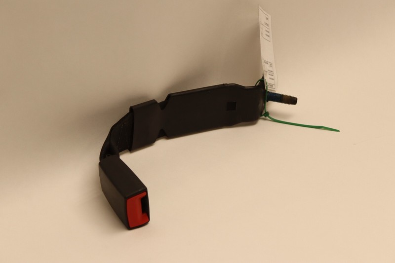 2013-2018 DODGE RAM 3500 REAR RIGHT SIDE SEAT BELT BUCKLE OEM