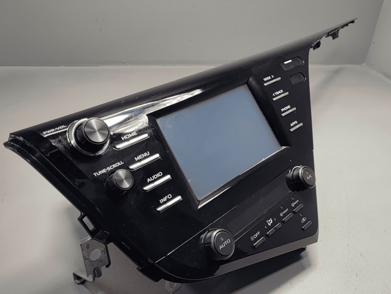 2018-2019 TOYOTA CAMRY 7" DISPLAY SCREEN RADIO & AC HVAC PANEL OEM