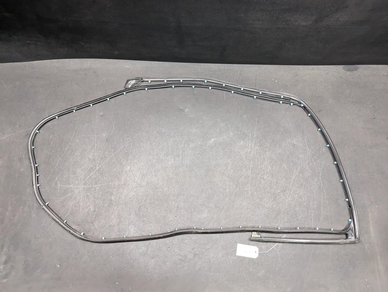 Rear Right Door Weatherstrip 2018 Ford Explorer DB53-7825324-AL 2011 - 2017 2019