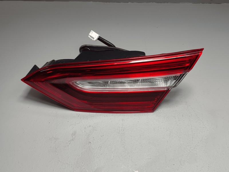 TOYOTA CAMRY 2018 REAR RIGHT PASSENGER SIDE INNER TAILLIGHT LAMP FULL LED OEM