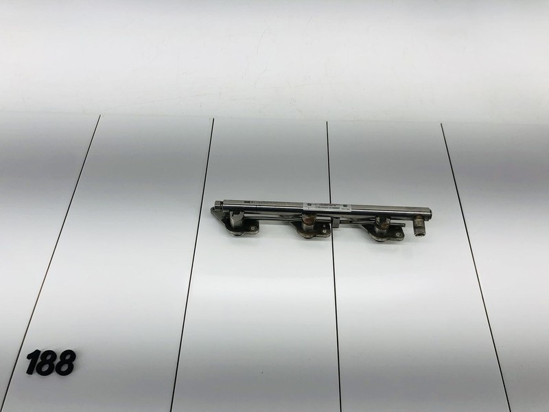 13-14 MERCEDES BENZ C300 W204 3.5L V6 GAS ENGINE RIGHT FUEL INJECTOR RAIL OEM
