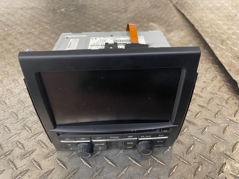 11-13 Porsche Cayenne 958 Navigation GPS Radio CD Player Display 7P5035156AT