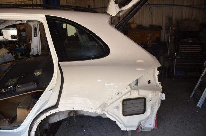 2011-2014 Porsche Cayenne 4.8L White Driver Left Rear Quarter Panel
