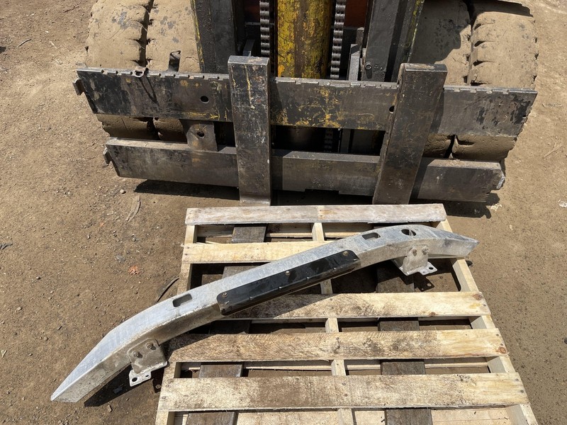 2012 - 2014 Hyundai Genesis Front Bumper Support Oem Tested