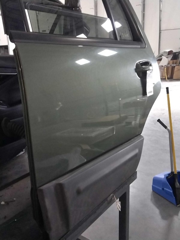 2005 Ford Expedition Left Rear Door Green 4DR SUV Used Part 133627