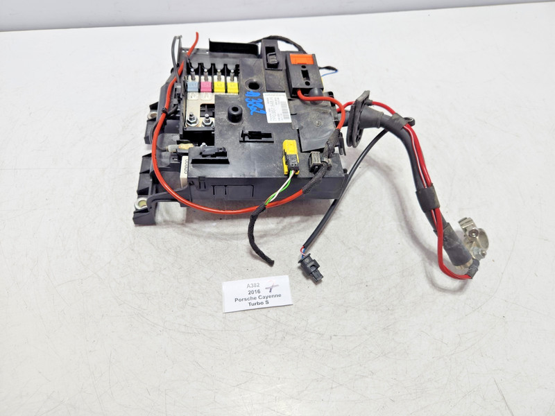 ✅ 2011-2018 OEM Porsche Cayenne Turbo 958 Engine Fuse Box Relay Junction Block