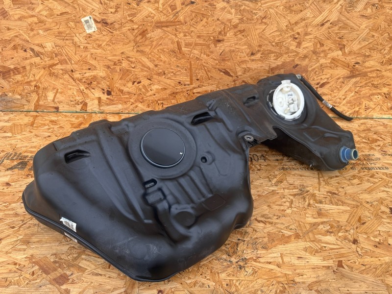 12–20 OEM BMW F30 F32 F36 F80 Gas Fuel Gasoline Plastic Tank Reservoir w/ Pump