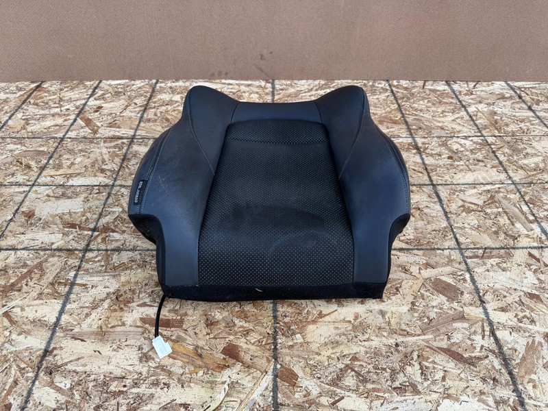 NISSAN 370Z COUPE 2009-2021 OEM FRONT RIGHT PASSENGER UPPER SEAT CUSHION (BLACK)
