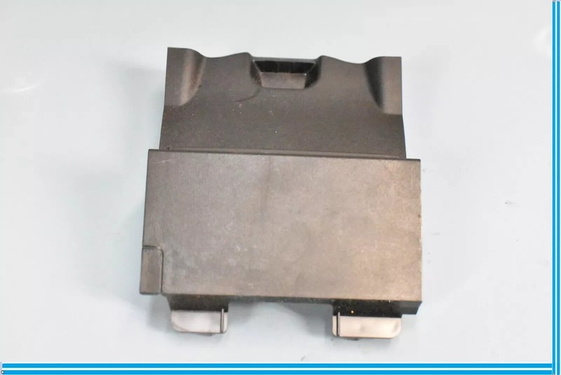 16-19 Mercedes CLA250 C117 Center Console Dual USB Port Multimedia OEM