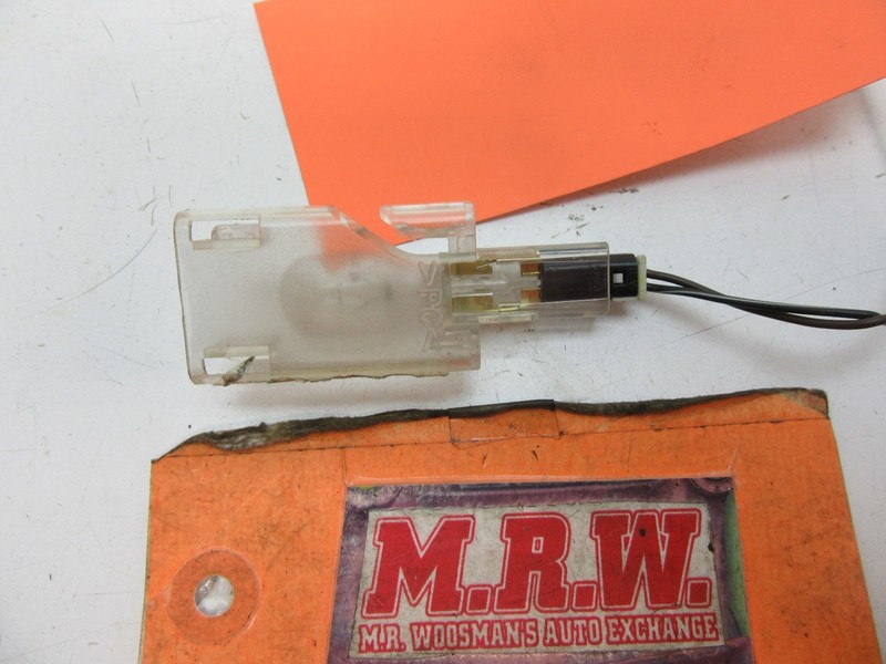 TRUNK LIGHT CARGO DOME LAMP BULB SOCKET WIRE PLUG CONNECTOR for CAVALIER SUNFIRE