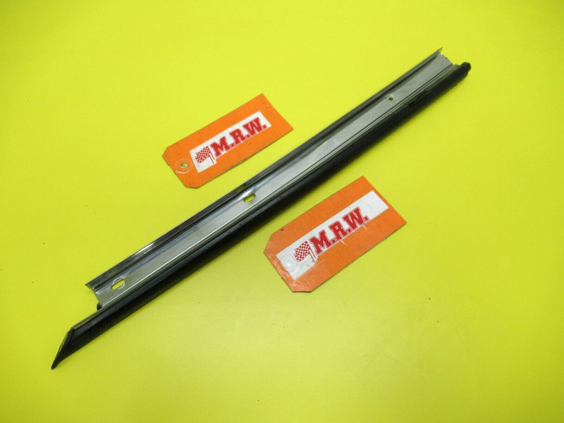 A PILLAR MOLDING TRIM SEAL RIGHT PASSENGER SIDE OUTER RH for 03 04 05 MR2 SPYDER