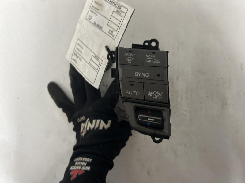 2010 HONDA CROSSTOUR Heat AC Controller navigation 79630TP6A01 OEM 10