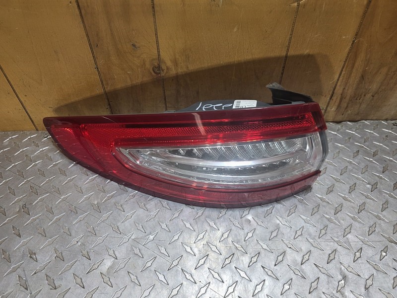 2013-2016 Ford Fusion Rear Driver Tail Light Tail Lamp Oem Outer