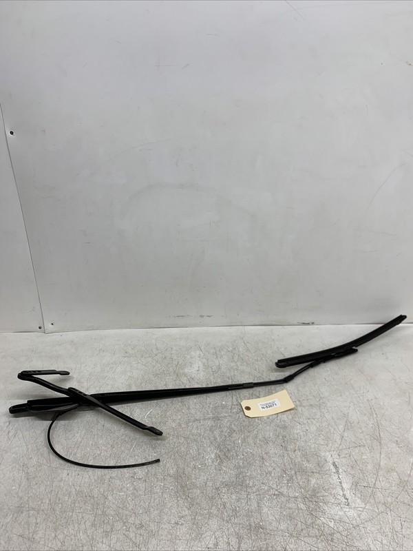 16-20 Tesla Model X Front Windshield Wiper Arm Blade RH 1046670-00-B 53071 U18