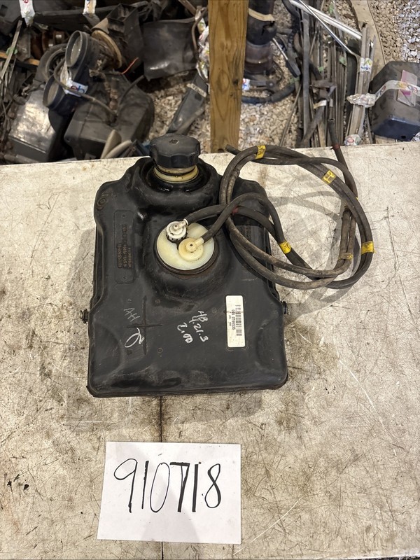 John Deere Gas Fuel Tank w/Cap MPN GX23346 OEM