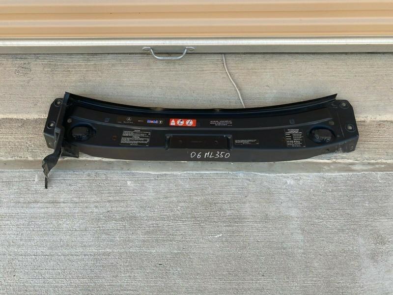 06-12 MERCEDES X164 W164 GL ML CLASS UPPER RADIATOR CORE TIE BAR SUPPORT BRACKET