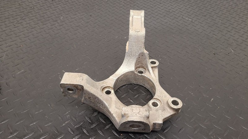 05-09 Chevrolet Uplander Front Left Driver Spindle OEM 20899802
