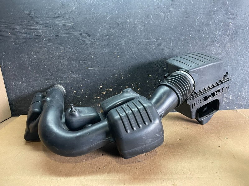 2011 - 2013 Dodge Durango 3.6L Resonator Air Intake Tube z8233 DG
