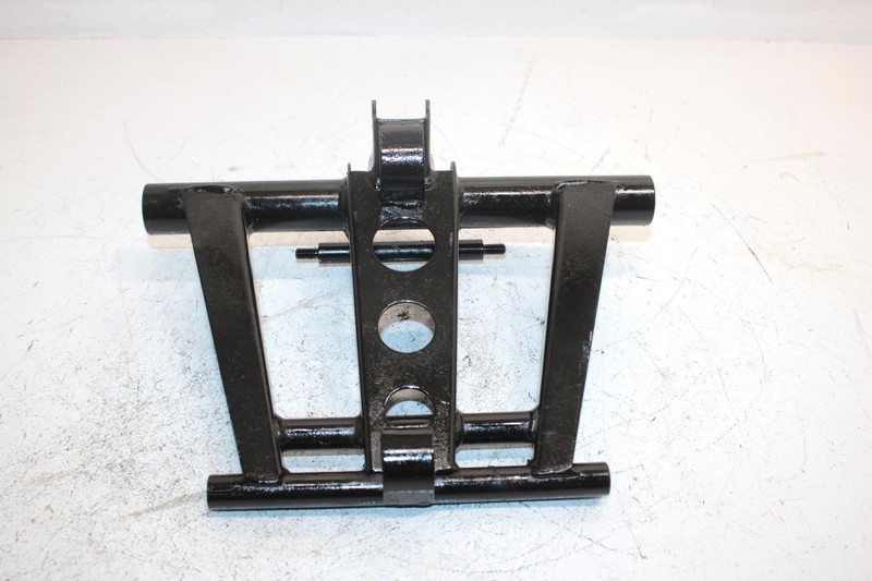 94 Yamaha Vmax 600 Oem Rear Torque Arm 8AV-47332-01-00 SY2