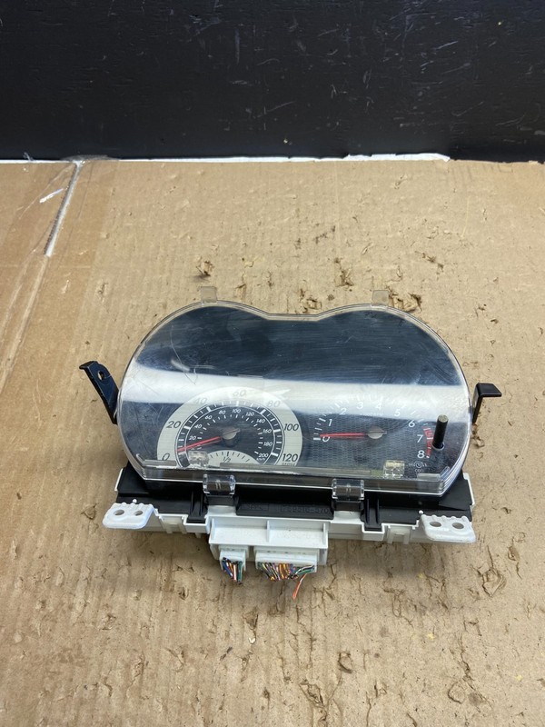 2006 Scion XA Speedometer Insrument Gauge Cluster OEM AB5813 DG