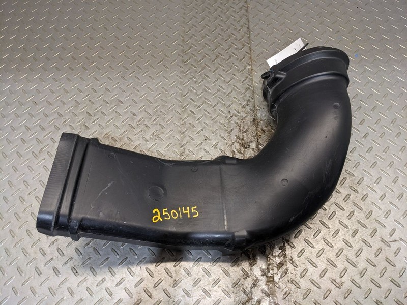 GM OEM 19-23 Sierra 1500 Engine Air Intake-Inlet Tube 1163961