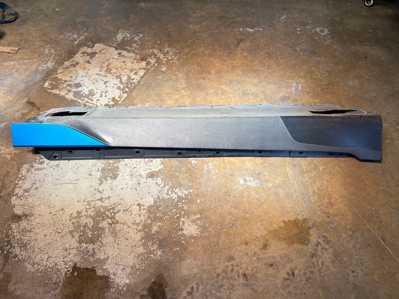 14-21 BMW i3 RIGHT PASSENGER SIDE SKIRT ROCKER PANEL COVER MOLDING OEM