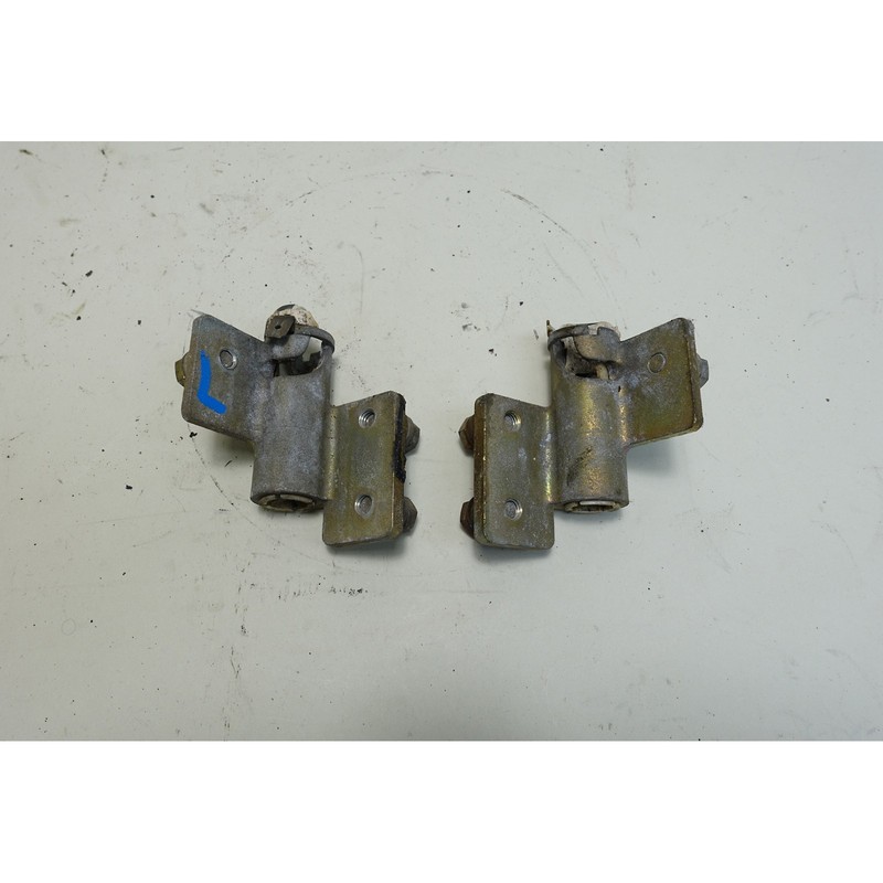 Damaged 1987-1993 BMW E30 3-Series Convertible Hardtop Roof Mounting Socket