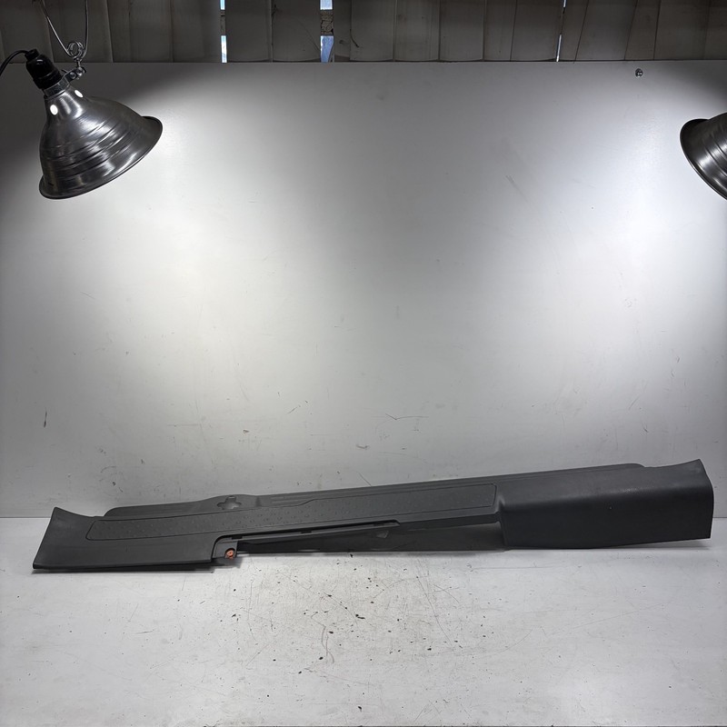 03-06 Honda Element Left Side Sill Trim Gray 84251-SCV-A00ZB OEM
