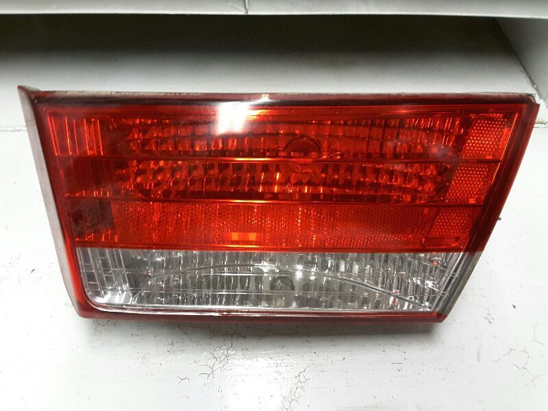 06 07 08 HYUNDAI SONATA R. TAIL LIGHT LID MOUNTED THRU 6/29/07 138535