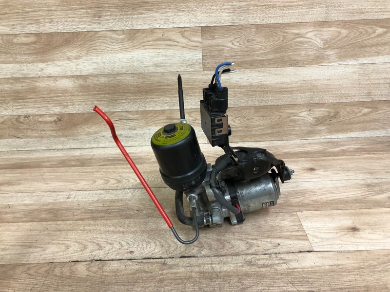 TOYOTA LEXUS CAMRY ES300H AVALON OEM HYBRID ABS BRAKE PUMP ANTI LOCK ACCUMULATOR