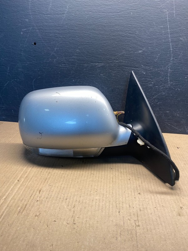 2004 to 2007 Volkswagen Touareg Right Door Power View Door Mirror OEM AE6329 DW