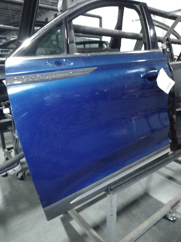 2020 Lincoln Corsair Front Left Door B3 Artisan Blue Metallic Used 699311