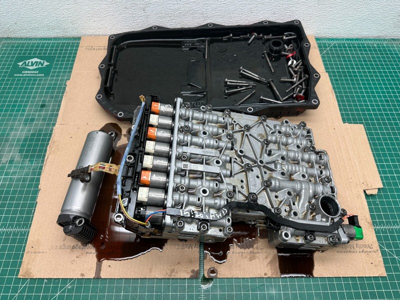 14-18 BMW 320i xDrive 8HP-45X AUTOMATIC TRANSMISSION CONDUCTOR PLATE VALVE BODY