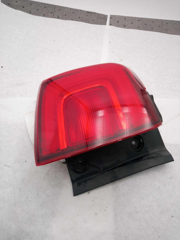 Used Left Tail Light Assembly fits: 2018 Gmc Acadia VIN Z 11th digit w/o All Ter