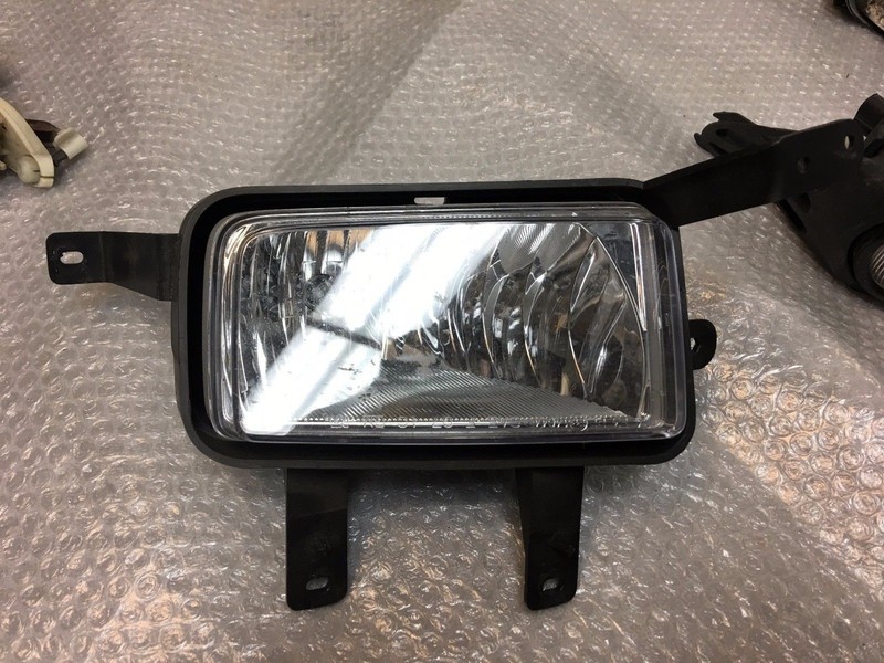 Chevy Pickup (Lamp & Bracket) Driver Left Fog Light 22936482