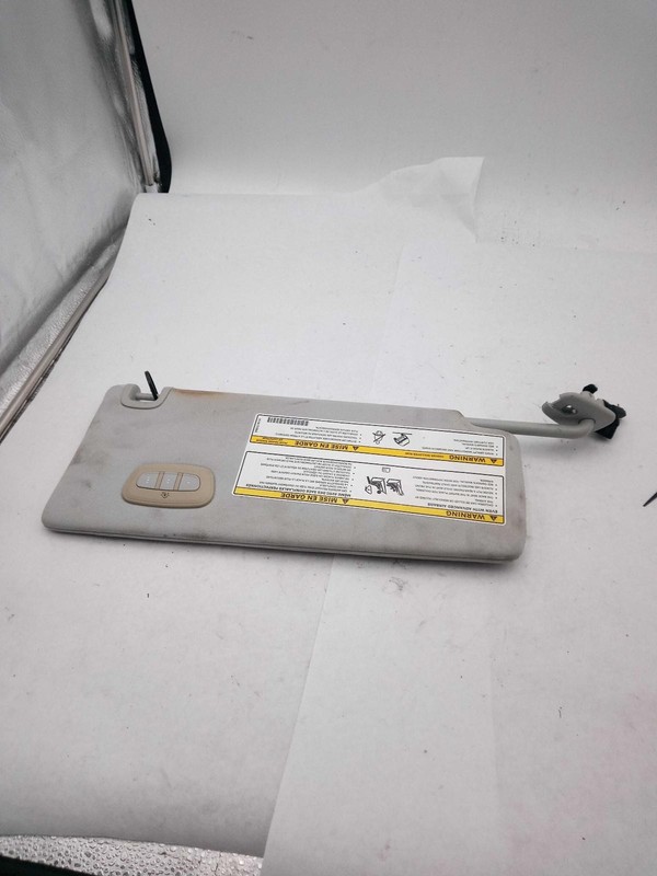2019 Jeep Cherokee Sun Visor Red Used OEM Part NJ25-26443-678206 143K Miles