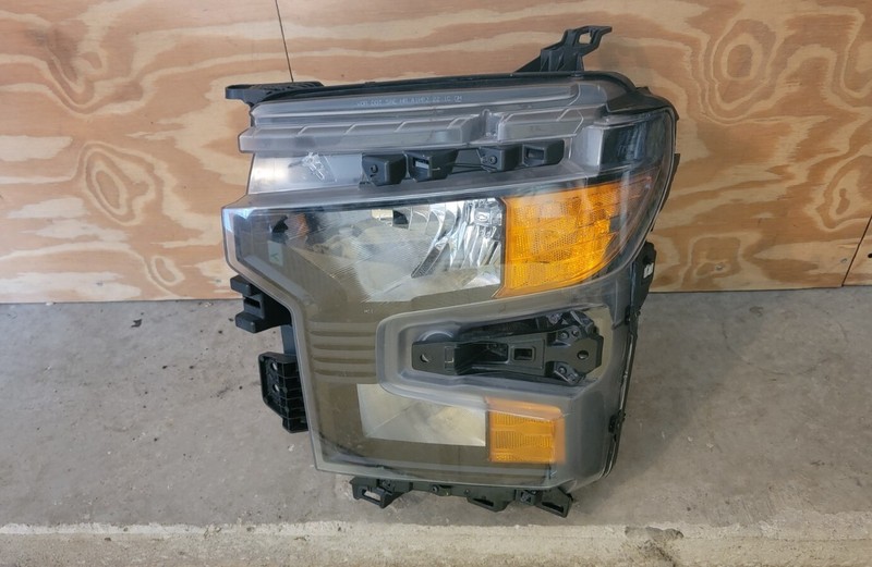 2022 23 24 CHEVROLET SILVERADO 1500 LEFT SIDE LH HALOGEN HEADLIGHT 87828572 OEM