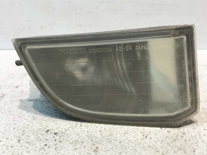 01 02 03 Toyota RAV4 Front Right RH Passenger Bumper Fog Light Lamp OEM