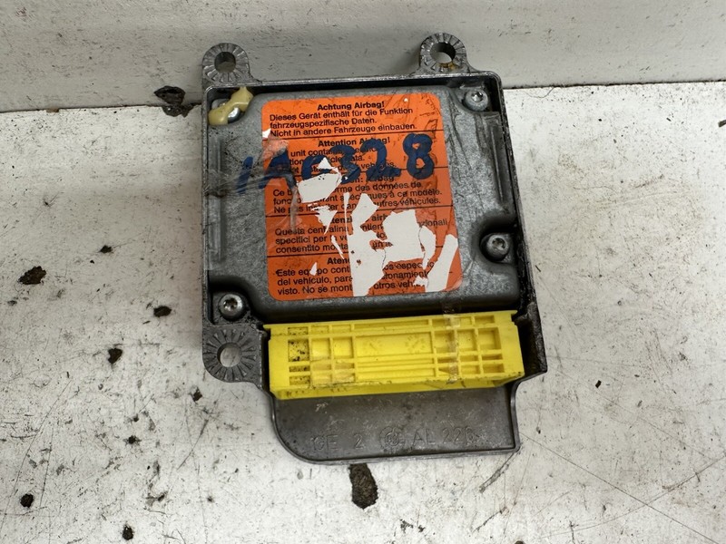 2000 VW Beetle Occupant Module Computer ID: 6Q0 905 605 A