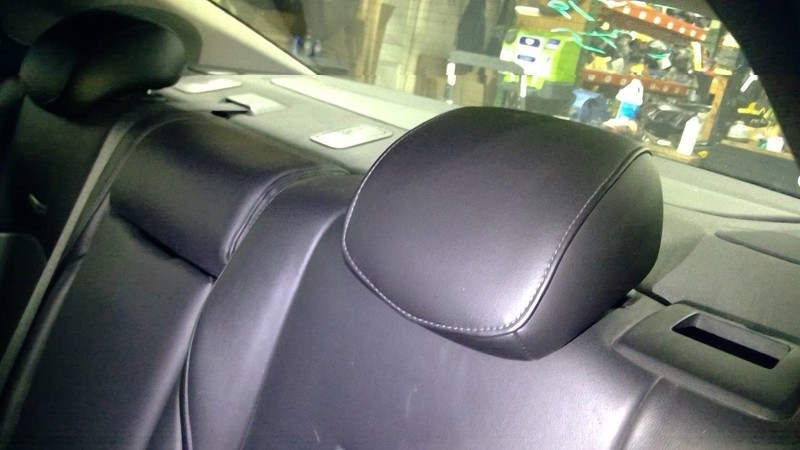 CTS 2019 2 Rear Outer Headrests 1714170