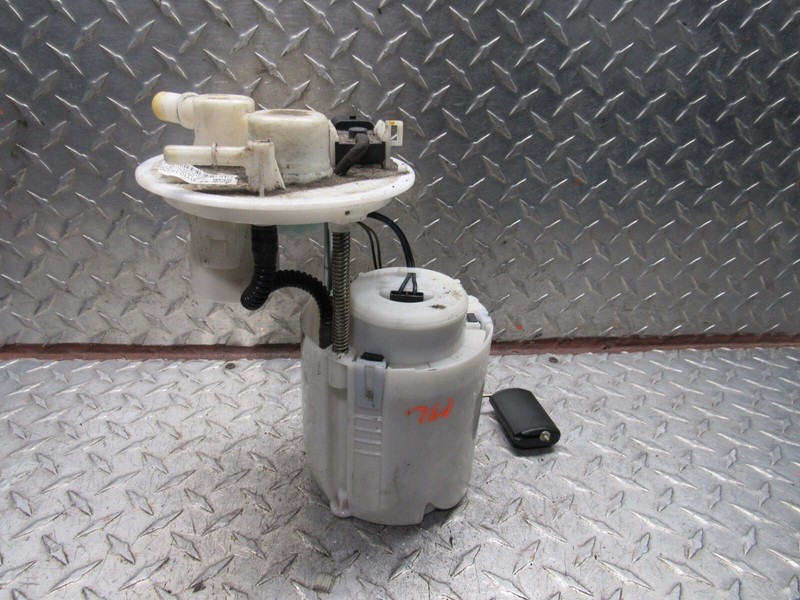 12-14 HYUNDAI ACCENT FUEL PUMP ASSEMBLY TANK MOUNTED 31110-1R500 08300-1870