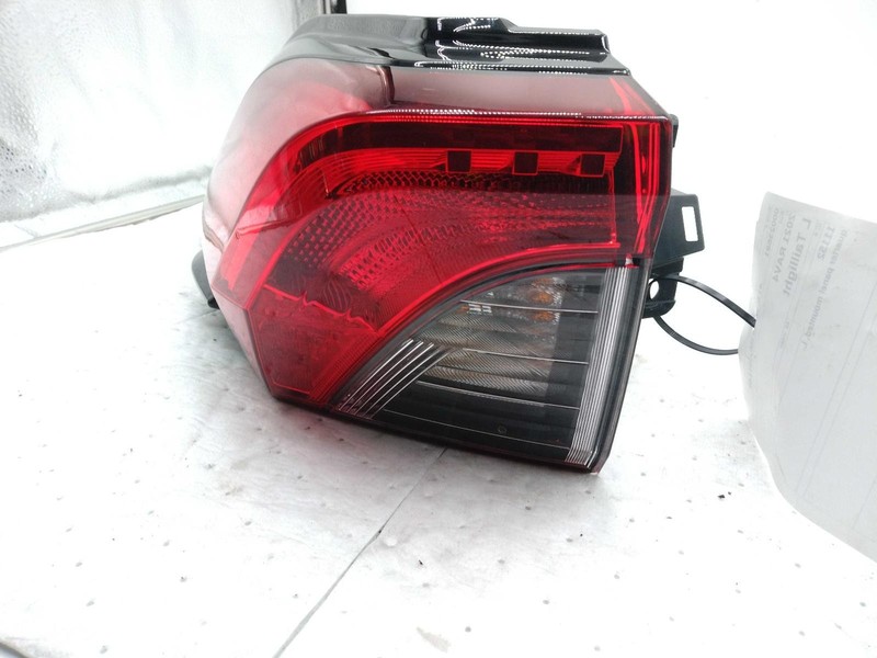 2021 Toyota RAV4 Left Tail Light Assembly Red 700216 Used OEM Replacement