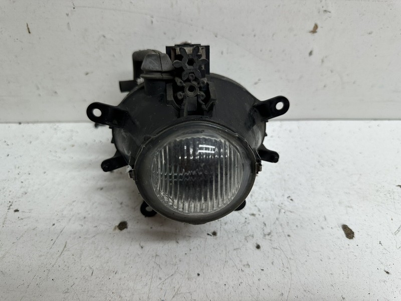 2002-2005 BMW 325i SDN Front Right Passenger Foglamp Foglight Fog Lamp Light Oem