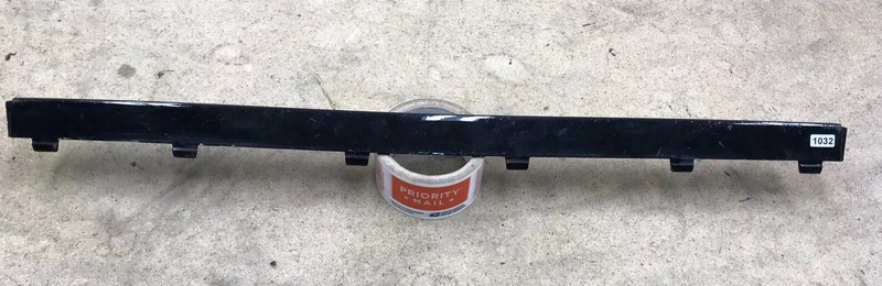 2016 - 2019 Volvo XC90 Front Bumper Center Finish Trim OEM