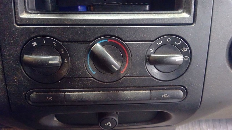 Temperature Control With AC Fits 04-08 FORD F150 PICKUP 3421547