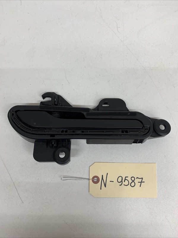 20-22 TESLA MODEL Y REAR RIGHT PASSENGER SIDE EXTERIOR DOOR HANDLE 9587 B41