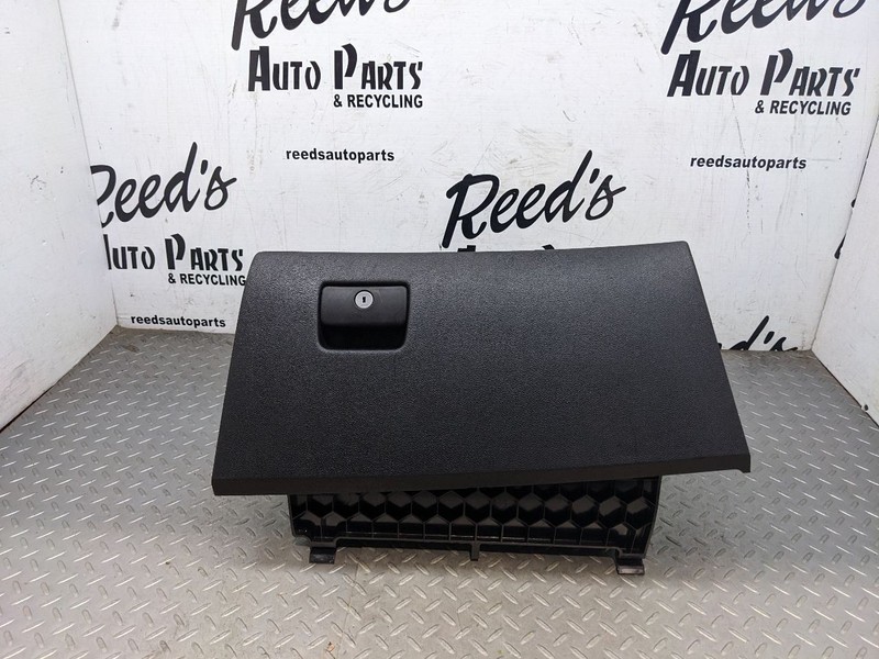 2013 12 14 15 Camaro ZL1 Glove Box1176391