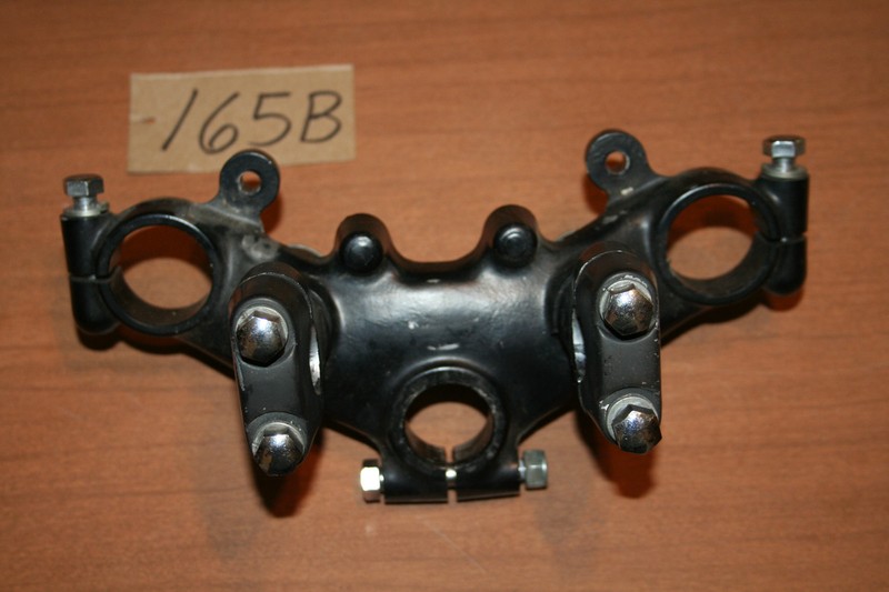 1982 Kawasaki LTD 440 KZ 440 Triple Tree Fork Top Bridge Clamp Assembly 82