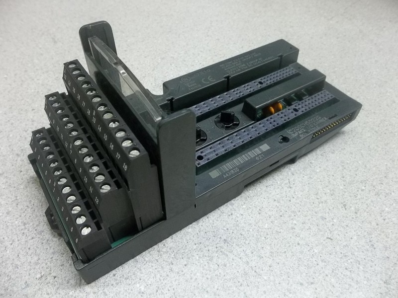 Carrier IC200CHS022G Compact I/O Style, GE Fanuc 8M89 E157515