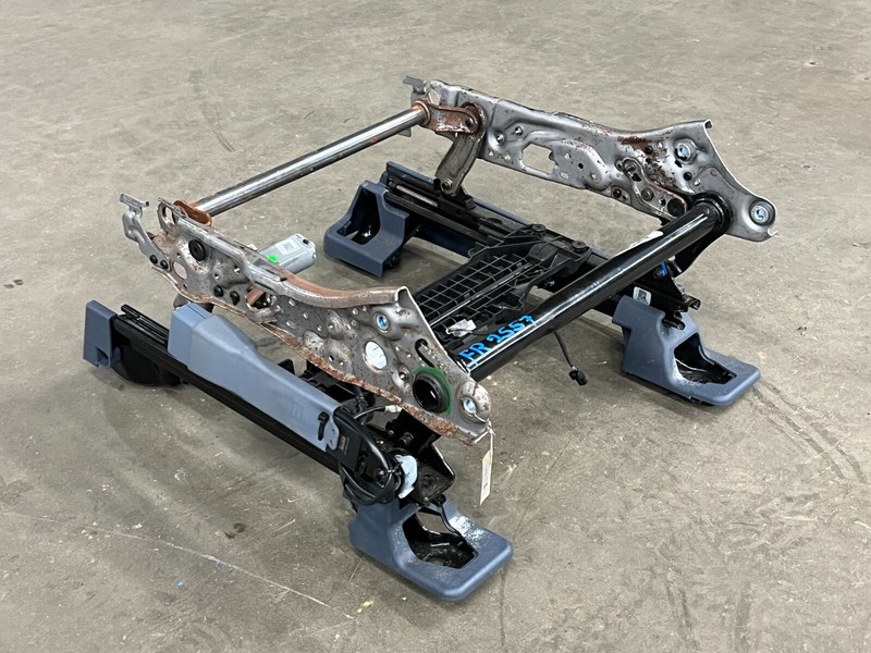 ⭐2018-2021 LINCOLN NAVIGATOR FRONT RIGHT PASS SEAT TRACK ASSEMBLY OEM LOT2557